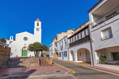 Tipik sokak detay küçük bir köyde Calella de Palafrugell (Costa Brava, İspanya)