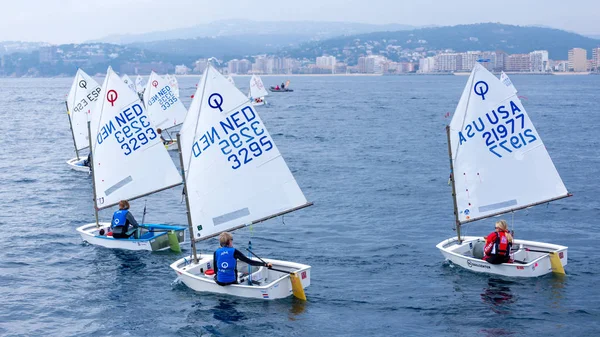 29ª TROFÍA OPTIMISTA INTERNACIONAL DE PALAMOS 2018, 13ª CUP DE LAS NACIONES, 16 feb. 2018, Ciudad Palamos, España — Foto de Stock