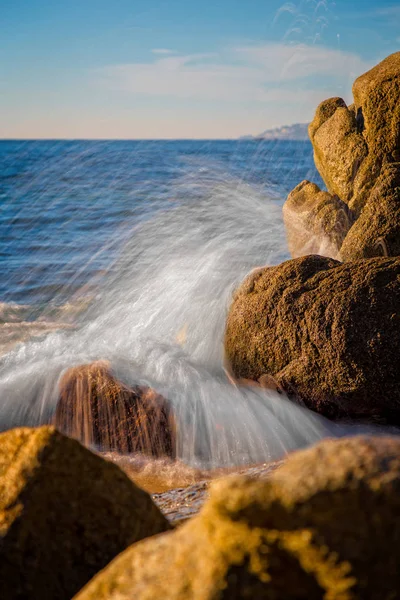 Gotas de água da costa espanhola em Costa Brava — Fotografia de Stock