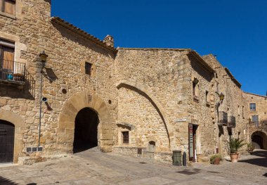 Güzel eski taş evler İspanyol eski köyünde, sarsak, Costa Brava