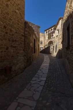 Güzel eski taş evler İspanyol eski köyünde, sarsak, Costa Brava