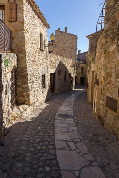 Güzel eski taş evler İspanyol eski köyünde, sarsak, Costa Brava