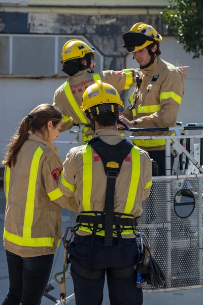 Exposición de bomberos en el pueblo de Palamos marzo 10, 2018, España —  Fotos de Stock