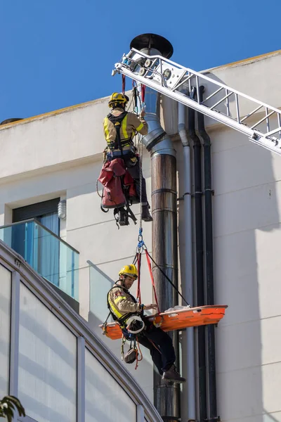 Brandman s utställning om byn Palamos 10 mars 2018, Spanien — Stockfoto