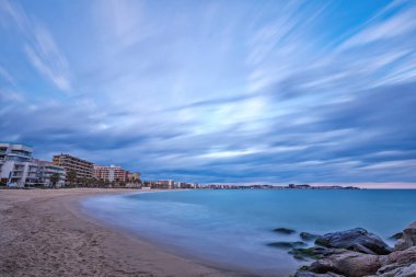 Uzun pozlama akşam resmi bir Beach