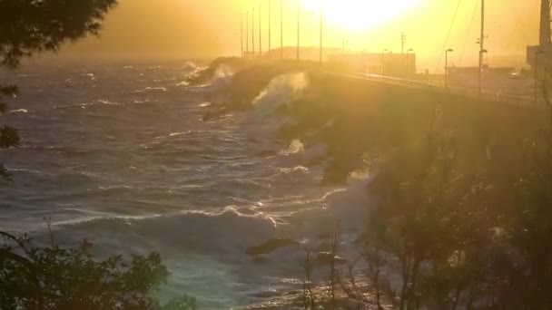 Belo Pôr Sol Espanha Com Ondas Grandes Costa Brava — Vídeo de Stock