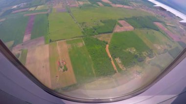 Uçak pencereden dışarı görüntülemek