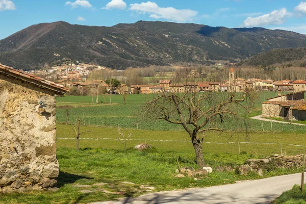 İspanyol antik köy güzel eski taş evler — Stok fotoğraf