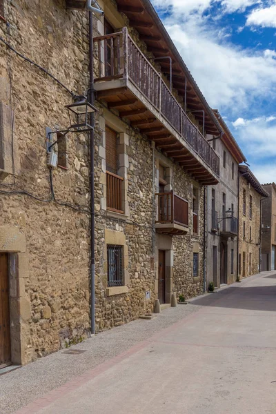 Vackra gamla sten hus i spanska gamla byn — Stockfoto
