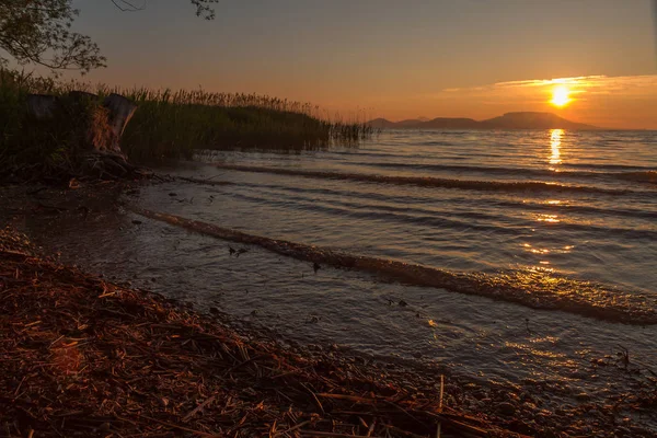 Beautiful sunrise over the lake Balaton of Hungary — Stock Photo, Image