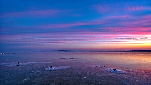 Belo pôr do sol sobre o lago Balaton na Hungria — Fotografia de Stock