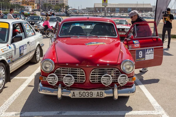 Xv rallye costa brava historische autorennen in einer kleinen stadt palamos in katalonien. 04. 20. 2018 spanien, stadt palamos — Stockfoto