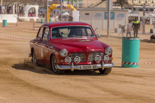 Xv rallye costa brava historische autorennen in einer kleinen stadt palamos in katalonien. 04. 20. 2018 spanien, stadt palamos — Stockfoto