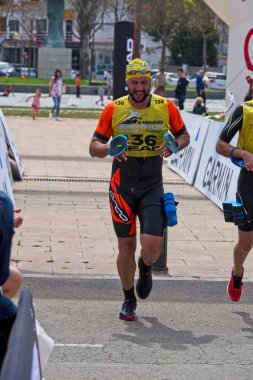 Swimrun Costabrava yarışmaya İspanya katılımcılar küçük bir kasabasında Playa de Aro