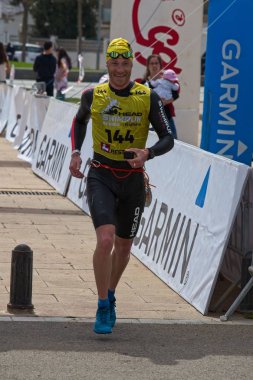 Swimrun Costabrava yarışmaya İspanya katılımcılar küçük bir kasabasında Playa de Aro