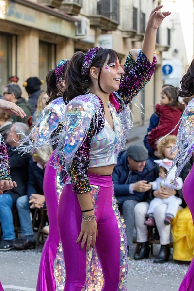 Katalonya Daki Bir Spanyol Kasabasında Geleneksel Karnaval Kostümlü Ilginç Makyajlı — Stok fotoğraf