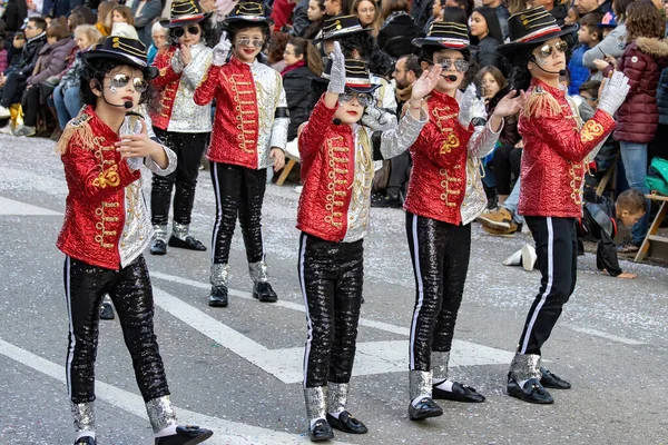 Carnaval Tradicional Una Ciudad Española Palamos Cataluña Mucha Gente Disfrazada — Foto de Stock