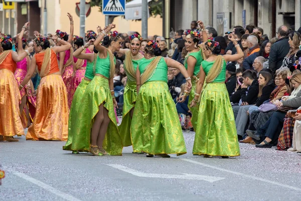 Katalonya Daki Bir Spanyol Kasabasında Geleneksel Karnaval Kostümlü Ilginç Makyajlı — Stok fotoğraf