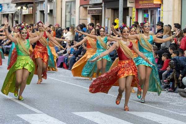 Katalonya Daki Bir Spanyol Kasabasında Geleneksel Karnaval Kostümlü Ilginç Makyajlı — Stok fotoğraf