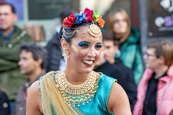 Carnaval Tradicional Una Ciudad Española Palamos Cataluña Mucha Gente Disfrazada — Foto de Stock