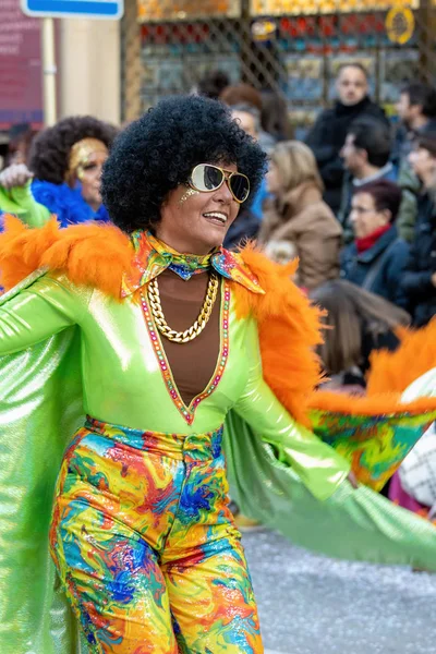 Carnaval Tradicional Una Ciudad Española Palamos Cataluña Mucha Gente Disfrazada — Foto de Stock