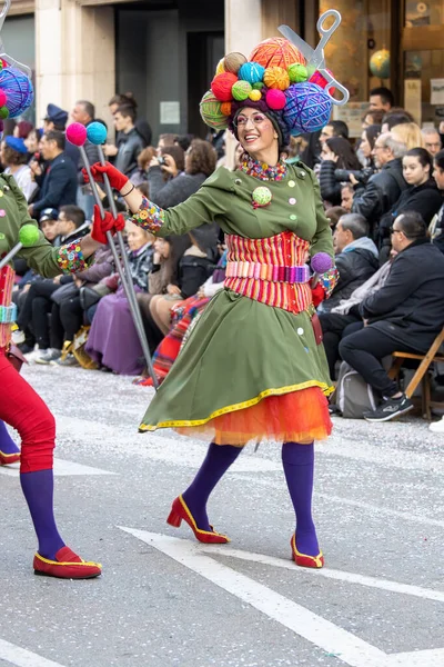 Carnaval Tradicional Una Ciudad Española Palamos Cataluña Mucha Gente Disfrazada — Foto de Stock