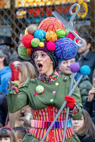 Traditioneel Carnaval Een Spaanse Stad Palamos Catalonië Veel Mensen Kostuum — Stockfoto
