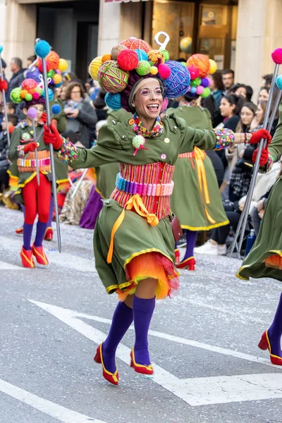 Традиционный Карнавал Испанском Городе Паламос Каталонии Много Людей Костюмах Интересный — стоковое фото
