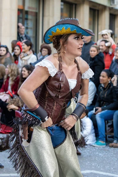 Carnaval Tradicional Uma Cidade Espanhola Palamos Catalunha Muitas Pessoas Traje — Fotografia de Stock