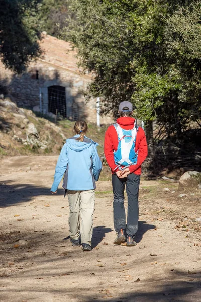 Young Couple Tourists Trekking Spanish Mountain Montseny — Stock Photo, Image