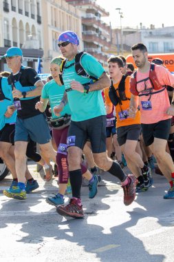 Katalonya 'nın İspanyol köyü Palamos' unda kros yarışı. Costa Brava 'yı takip edin. 20.800 metre kros yarışı başladı. 03 numara. 08 numara. 2020 İspanya