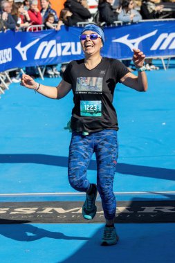 Katalonya 'nın İspanyol köyü Palamos' unda kros yarışı. Costa Brava 'yı takip edin. 13,350 metre ekspres mesafe, hedefe varış. 03 numara. 08 numara. 2020 İspanya