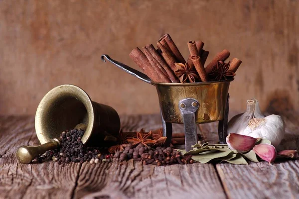 Erbe e spezie. Cibo e cucina ingredienti — Foto Stock