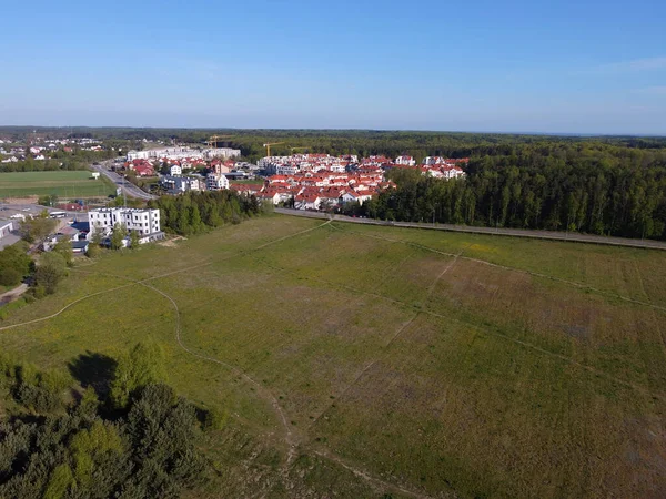 Neue Wohnblocks Umgeben Von Feldern Und Wäldern Gdingen Pommern Polen — Stockfoto