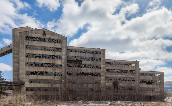 Altes stillgelegtes Kohlekraftwerk — Stockfoto