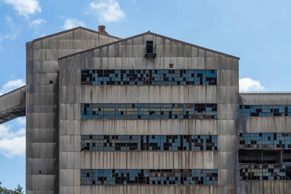 Antigua planta de interruptor de carbón abandonadas — Foto de Stock