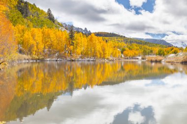 Autumn on Cushman Lake, Colorado clipart