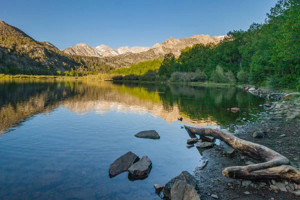 Sierra Nevada Mountain Lake — Stock Photo, Image