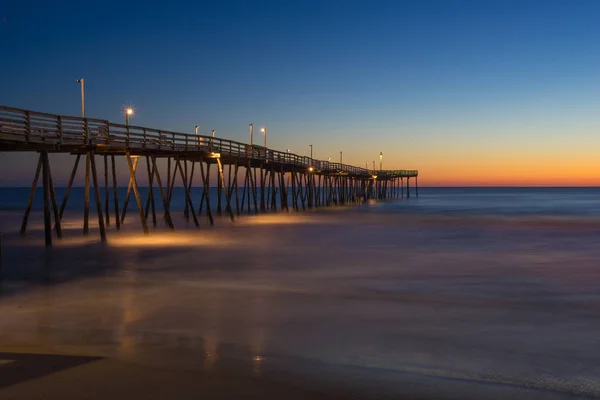 Sunrise on Long Wooden Fishing Pier — Stock Photo, Image