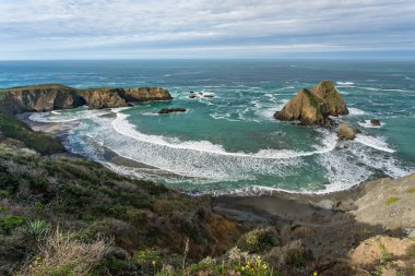 California sahil şeridi sörf