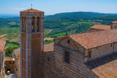 Köy, Montepulciano, İtalya