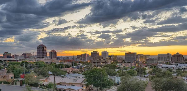 Альбукерке, Нью-Мексико Skyline — стоковое фото