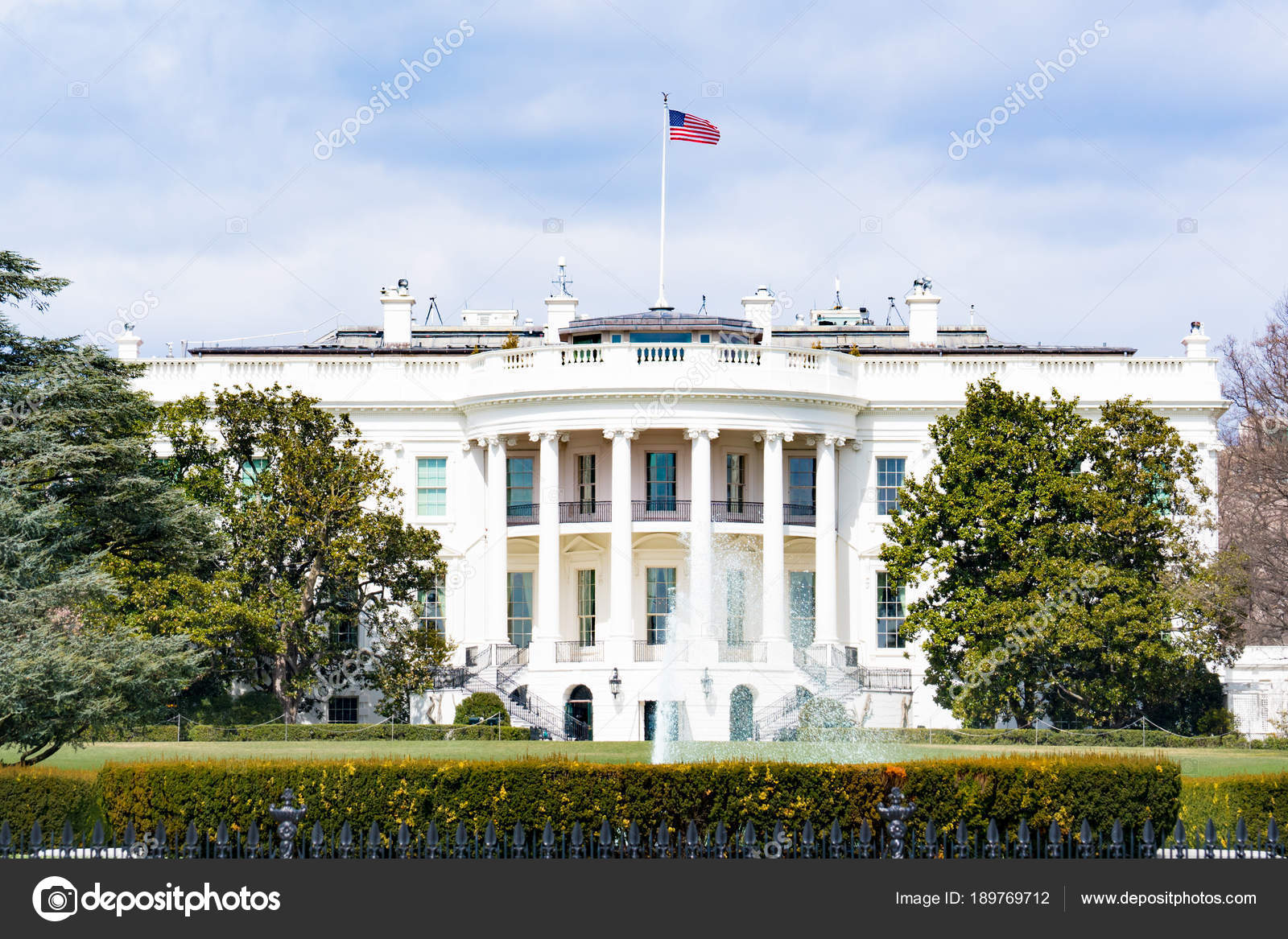 White House In Washinton Dc Stock Photo C Paulbradyphoto 189769712