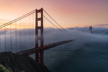 Golden gate Köprüsü gündoğumu