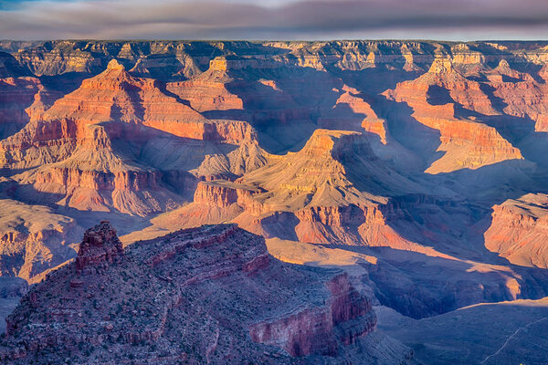Sunrise on the rim of the Grand Canyon 