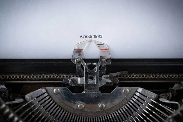 #Fakenews gépelt írógép — Stock Fotó