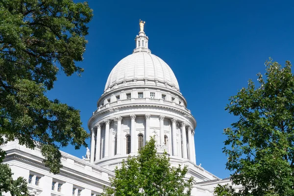 Edificio del Capitolio Estatal de Wisconsin — Foto de Stock