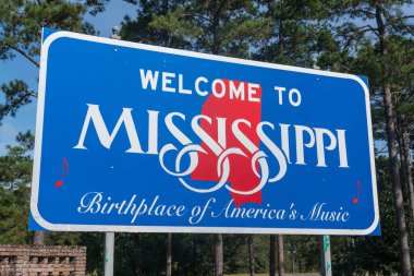Mississippi, Usa - 7 Ekim 2019 Eyalet sınırı yakınındaki otoyol boyunca Mississippi tabelasına hoş geldiniz.
