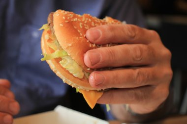 hamburger tutan adam