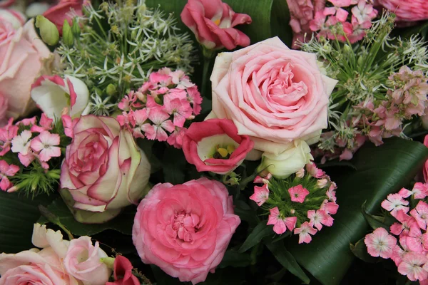 Mixed pink bridal flowers — Stock Photo, Image